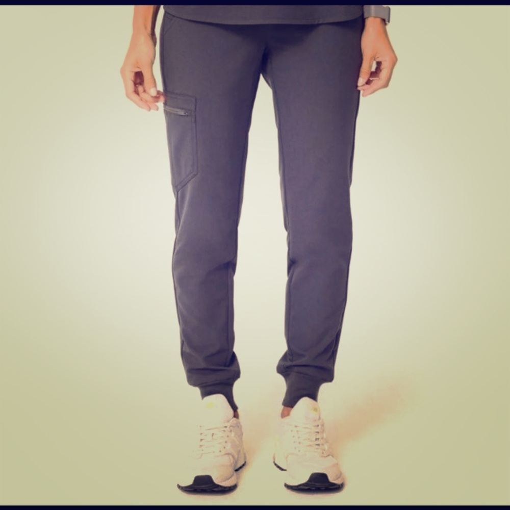 Figs Charcoal NWT petite joggers Medium